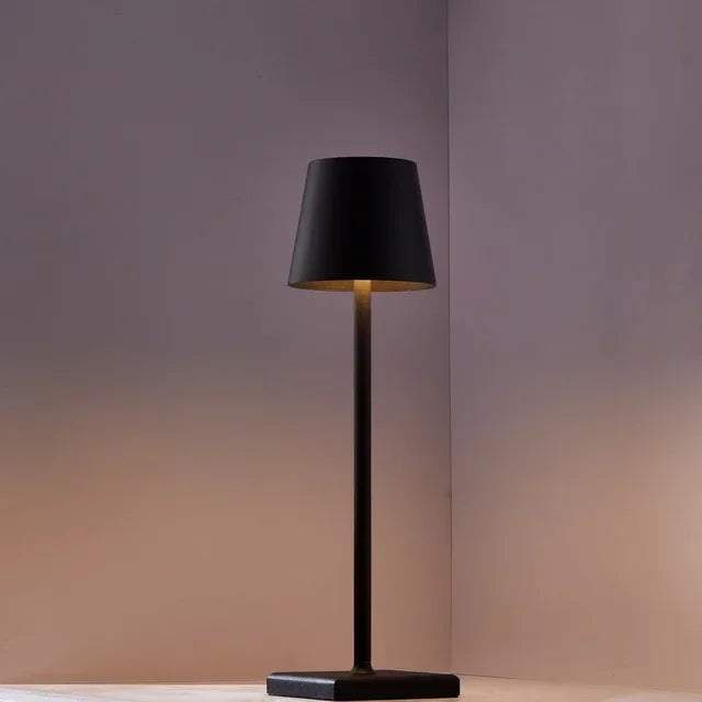 Lampada da tavolo portatile con ricarica a LED lampada da notte per la protezione degli occhi interruttore tattile impermeabile lampada da scrivania nordica dimmerabile