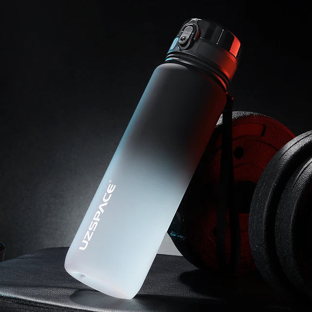 Nuova bottiglia d'acqua sportiva da 500/800/1000ml BPA bottiglia Shaker portatile a prova di perdite in plastica bicchieri Tour Gym articoli di spedizione gratuiti