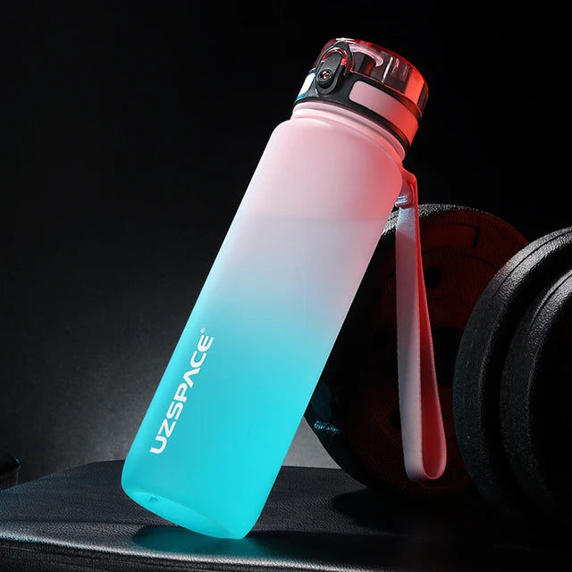 Nuova bottiglia d'acqua sportiva da 500/800/1000ml BPA bottiglia Shaker portatile a prova di perdite in plastica bicchieri Tour Gym articoli di spedizione gratuiti