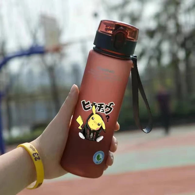 Pokemon 560ML tazza d'acqua Anime portatile carino Pikachu plastica cartone animato sport all'aria aperta bottiglia d'acqua di grande capacità regali